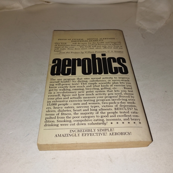 Aerobics by Kenneth H. Cooper, M. D. 5th Printing 1968 Vintage PB - Picture 4 of 5